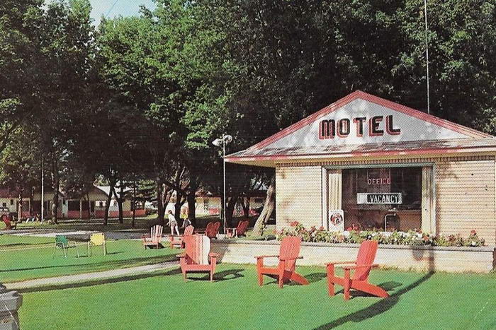 Port Austin Lakeside Motel (newer photo)